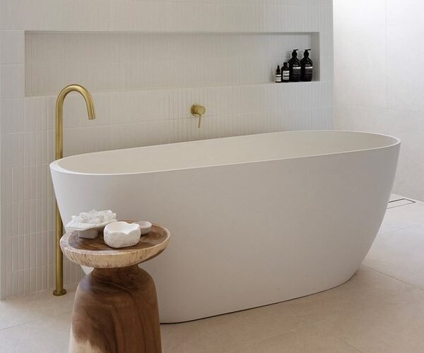ADP DAYDBATH1700M DAYDREAM FREESTANDING BATH 1700 MATTE WHITE