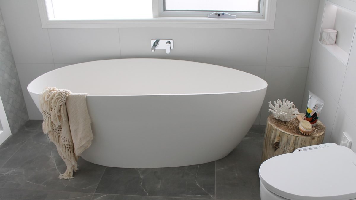 FREE STANDING BATHTUB TRANQUIL PLUS 1700 TRANPBATH1700 GLOSS/MATTE WHITE ADP